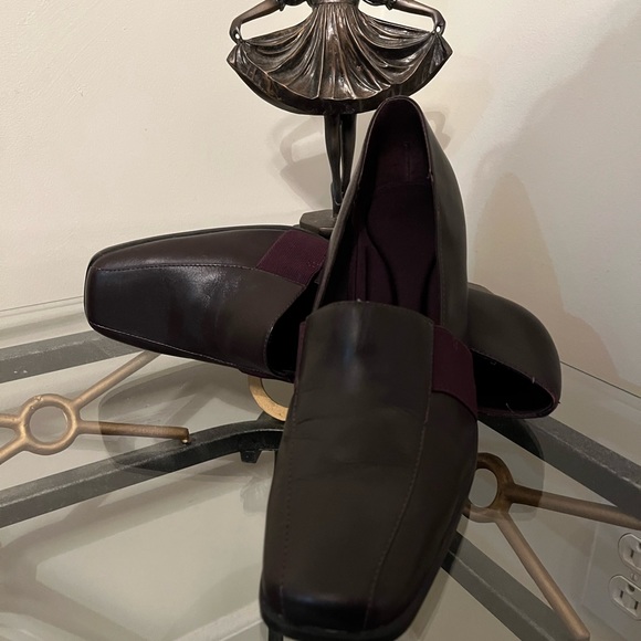 Liz Baker (10M) leather, dark purple heels - Picture 2 of 6